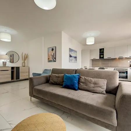 Beautiful 2bdr In Sliema With Views Apartamento *