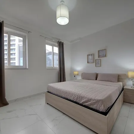 Daire Beautiful 2bdr In Sliema With Views Gzira