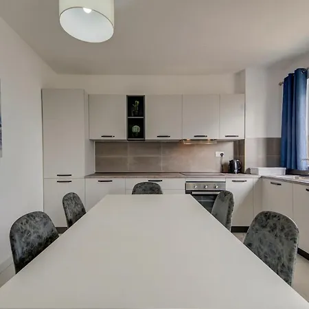 Beautiful 2bdr In Sliema With Views Apartamento *