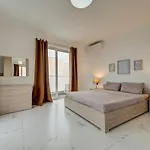 Beautiful 2bdr In Sliema With Views Appartamento