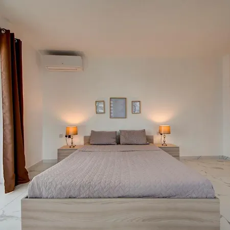 아파트 Beautiful 2bdr In Sliema With Views *