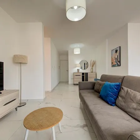 Beautiful 2bdr In Sliema With Views Apartmán Gzira