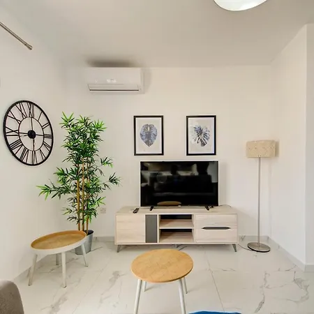 Beautiful 2bdr In Sliema With Views Gzira